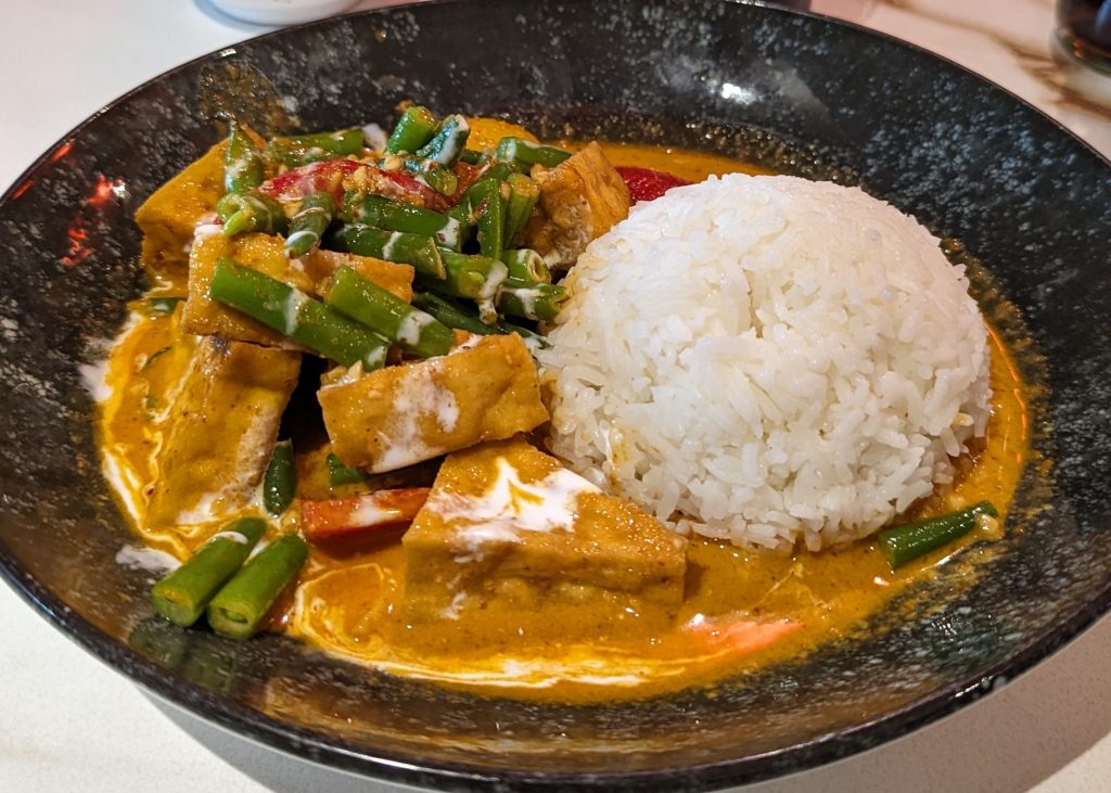 Thailändisches Curry mit Tofu